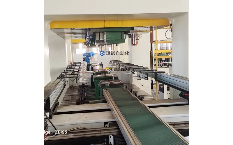 單機多工位機械手與多臺連線沖壓機械手的區別